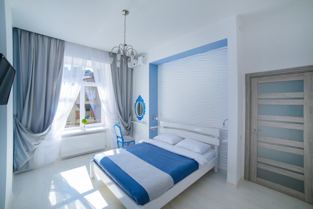 Modern Apartment In Old City Center Lviv Extérieur photo