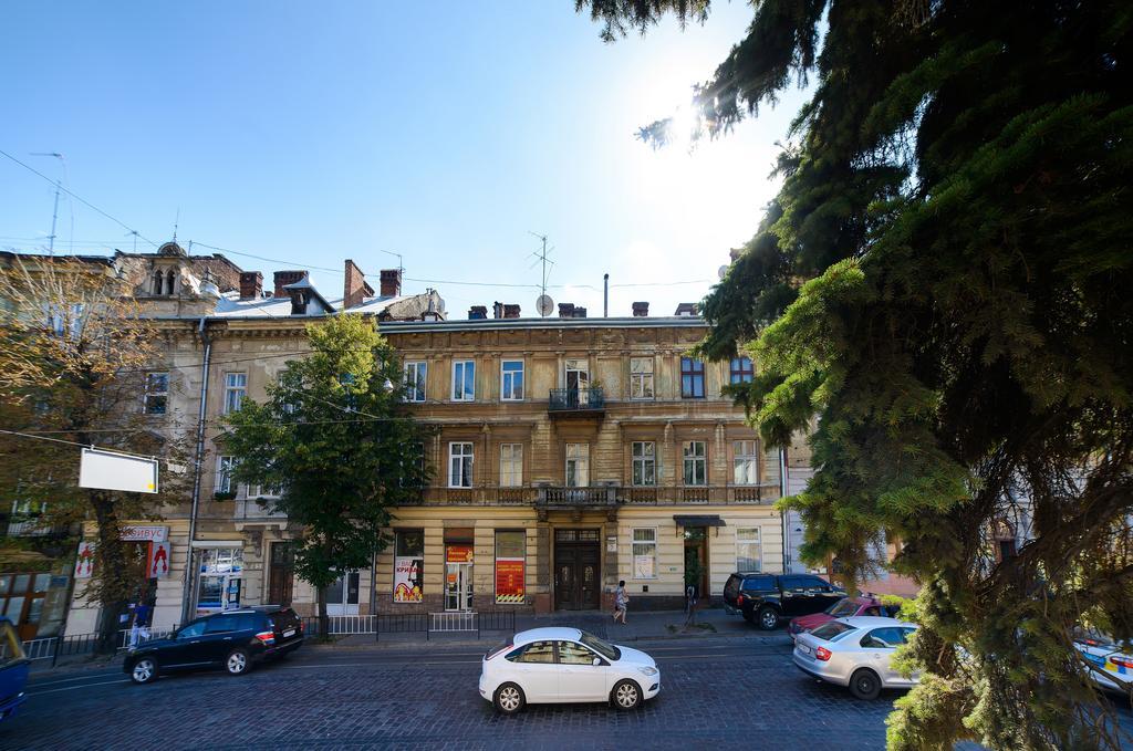 Modern Apartment In Old City Center Lviv Extérieur photo