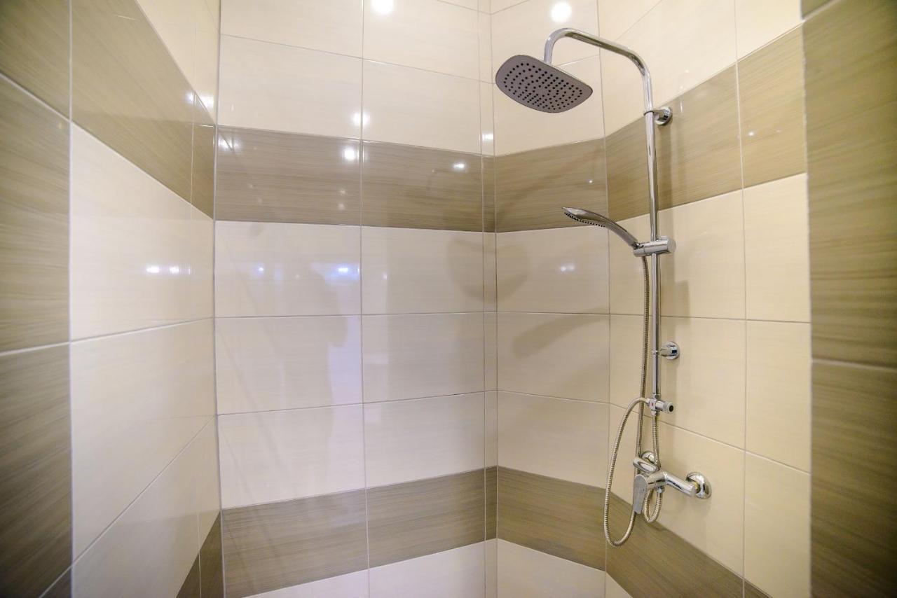 Modern Apartment In Old City Center Lviv Extérieur photo
