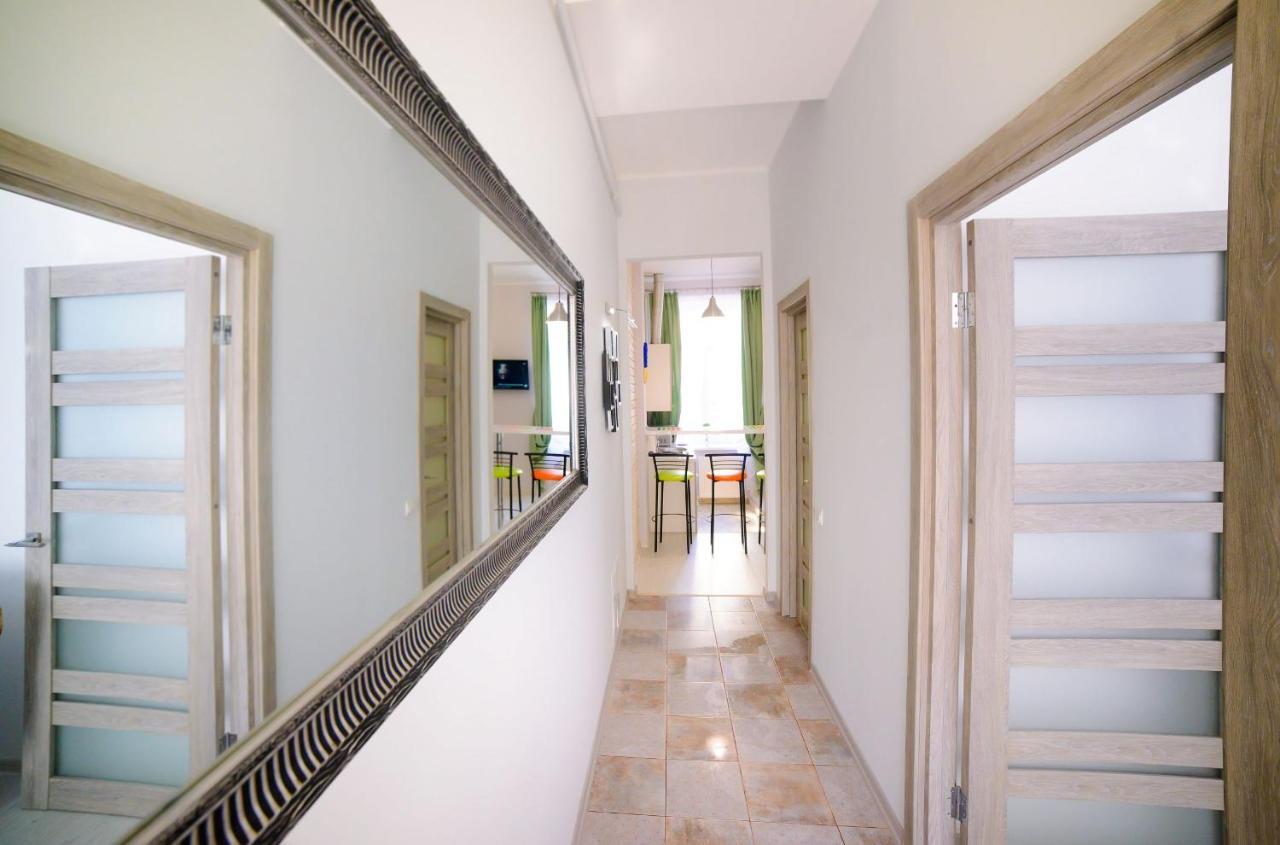 Modern Apartment In Old City Center Lviv Extérieur photo