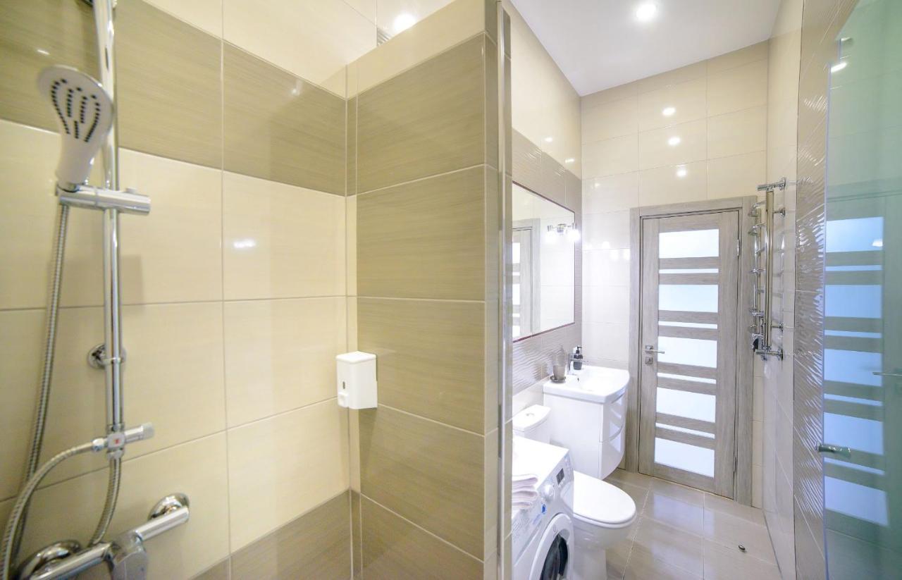 Modern Apartment In Old City Center Lviv Extérieur photo