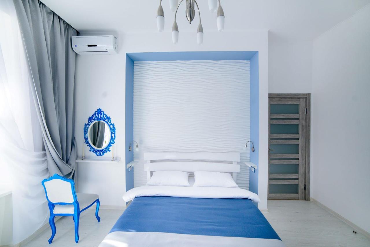 Modern Apartment In Old City Center Lviv Extérieur photo